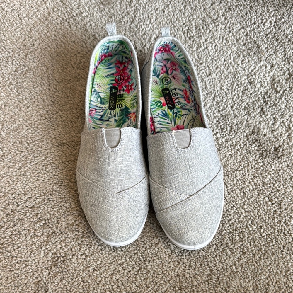 Women's Gray Flats